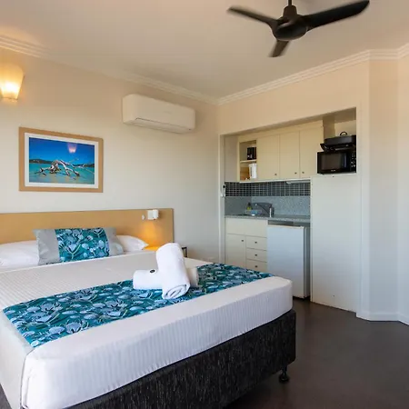 Coral Sea Vista Apartments Airlie Beach Exterior photo