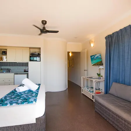 Coral Sea Vista Apartments Airlie Beach Exterior photo